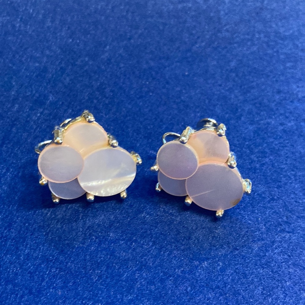 4 for $10 | Vintage Mother of Pearl screw back earrings